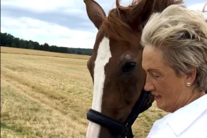 Porträt von P. Kasch mit Pferd – Referenz Verbindung zu ihrer Seele wieder finden